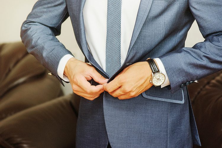 What Colour Shirt to Wear With a Grey Suit