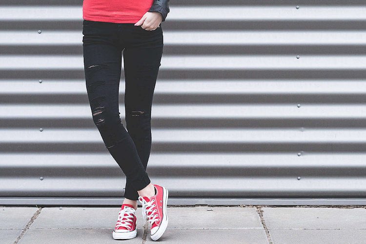 ladies dainty converse trainers